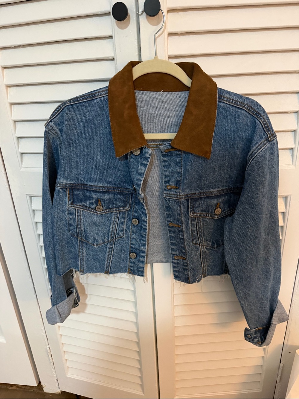 Brandi Melville Cropped Denim Jacket with Brown Suede Collar